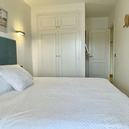 Salles Beach 36 Апартаменты